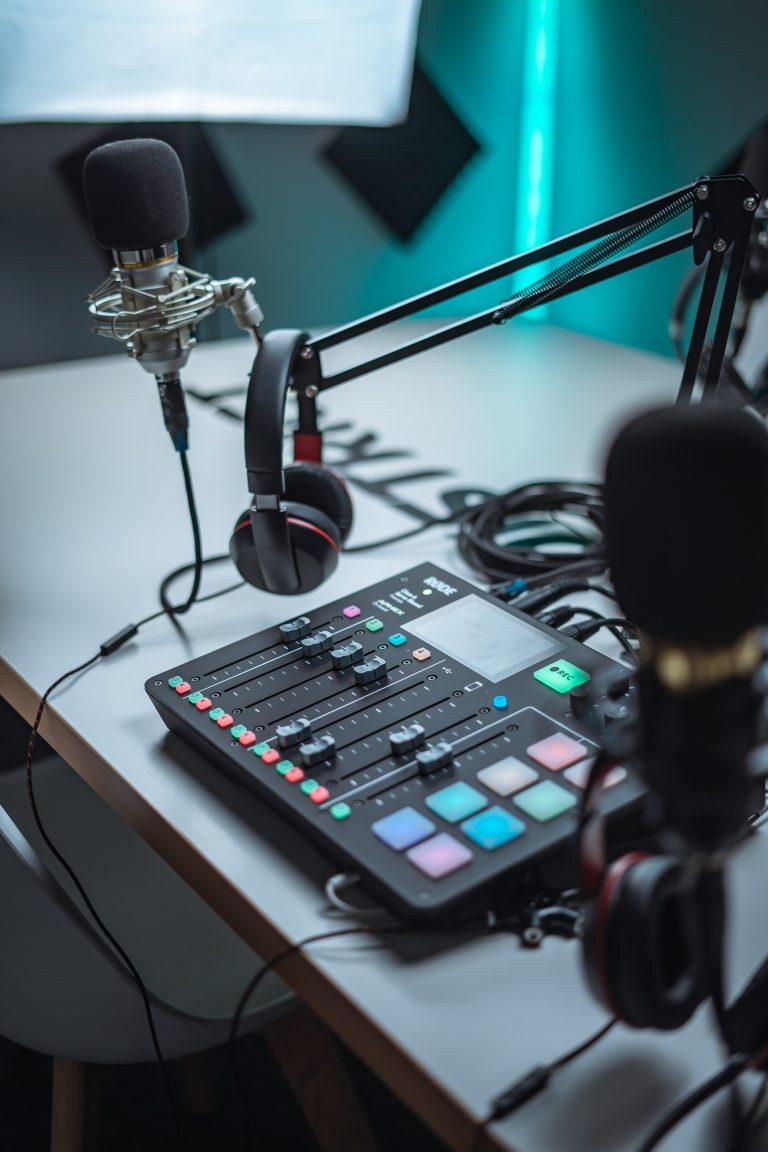 Read more about the article WHY YOU SHOULD START A PODCAST IN 2023
